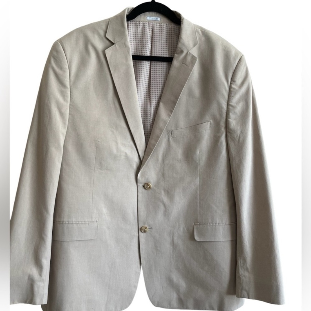 Saddlebred light tan / cream sports coat / blazer.  Size 46R